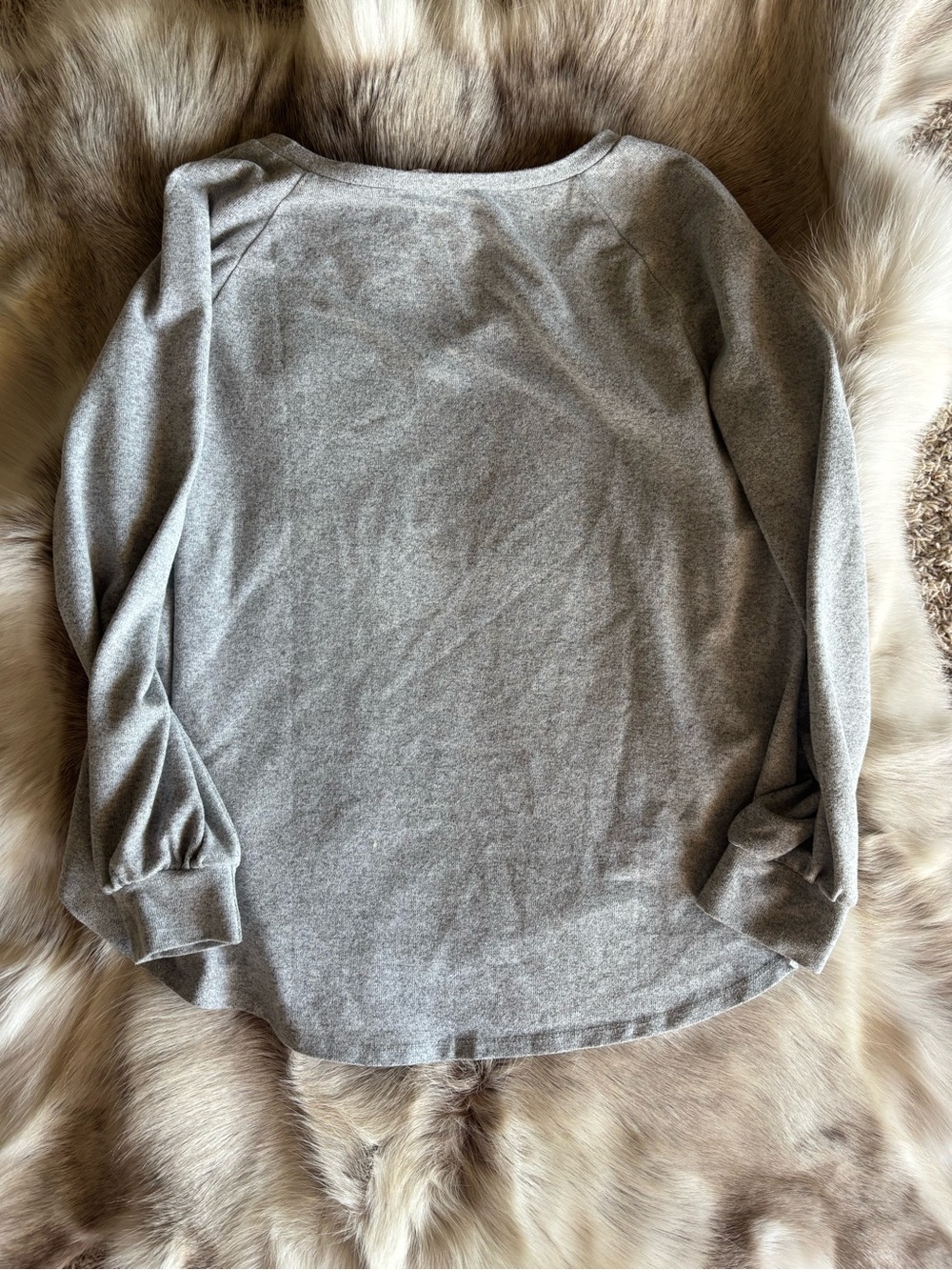 Light Gray V-Neck Long Sleeve Women's Top - Picture 7 of 7